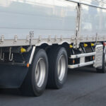 トラックの脱輪事故はこうして防げ!　タイヤ履き替え時期は特に注意を!!