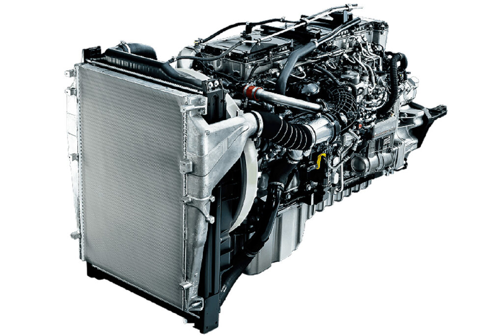 10.7リッター直6DOHC24バルブの直噴ディーゼルエンジン・OM470LA。日本仕様では6R20と称するエンジンだが、台湾仕様はダイムラー流の表現を使っている