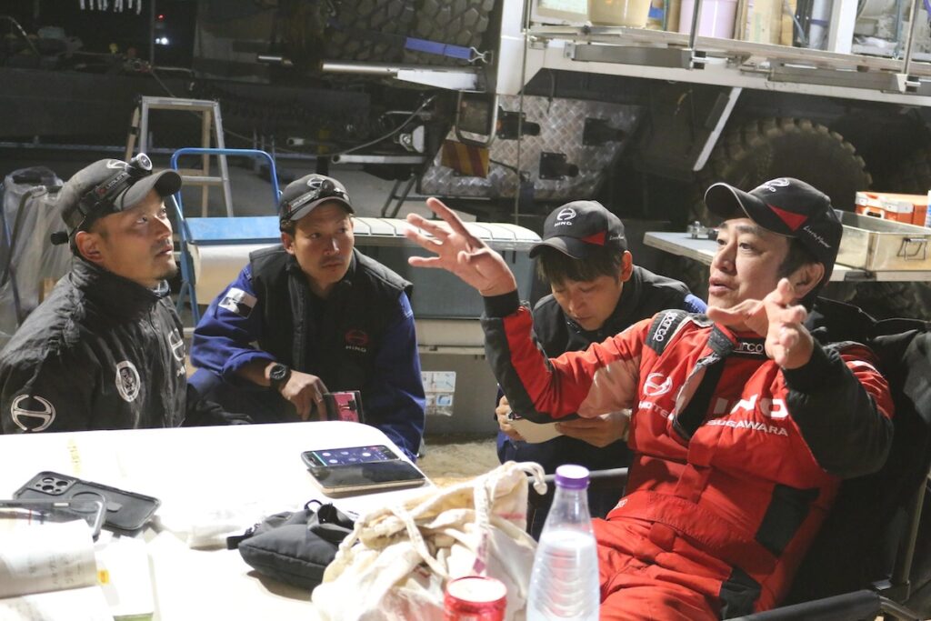 車両の状態を説明する菅原照仁