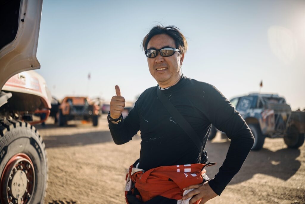 HINO600から降りた染宮弘和