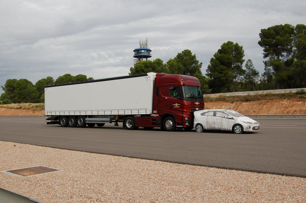 スカニアの電動ユーティリティトラックに最高評価! 「ユーロNCAP」が第3回目の大型トラック安全性評価を公表!!