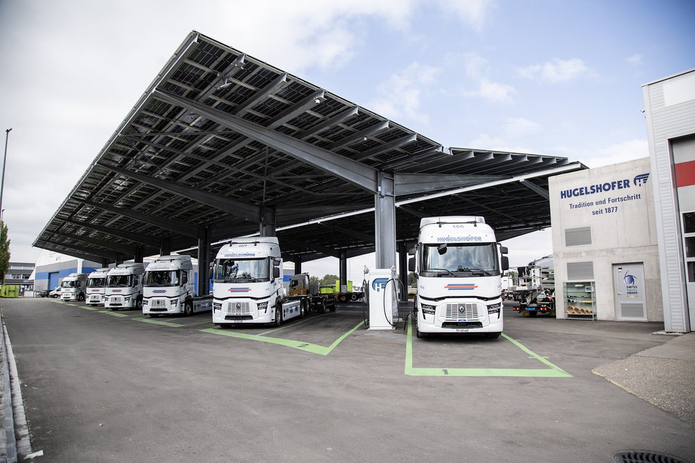 メーカー公称値は300kmなのに実走行で1000㎞ってどういうこと!?　BEVトラックでは「運行戦略」が超重要に！