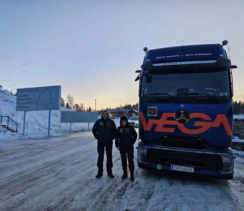 EVトレーラで北極へ!?　ダイムラー「eアクトロス600」が初めて真冬の北極圏に到達！
