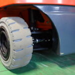 すべてを持続可能に！　日本ミシュランがフォークリフト向けタイヤでも「リグルーブ」を本格推進