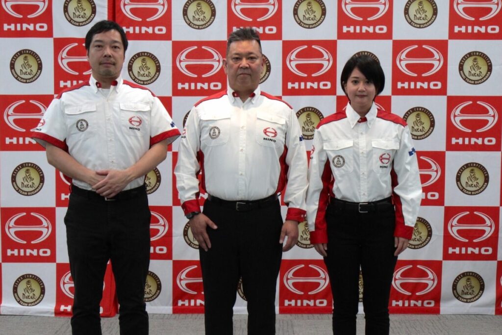 開発責任者の土屋拓麻と現地でサポートをした門馬孝之、蒔田亮子（左から土屋、門馬、蒔田）