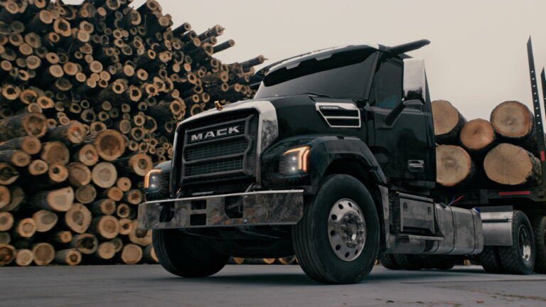 マックが大型トラクタの新型車「キーストーン」を発表！　マックの新世代ボケーショナルトラック（前編）