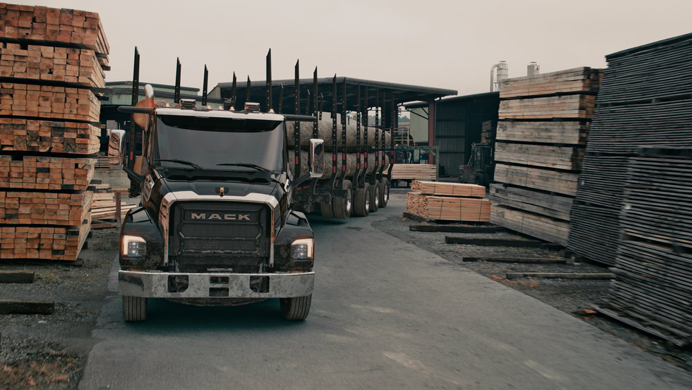 マックが大型トラクタの新型車「キーストーン」を発表! マックの新世代ボケーショナルトラック(前編)