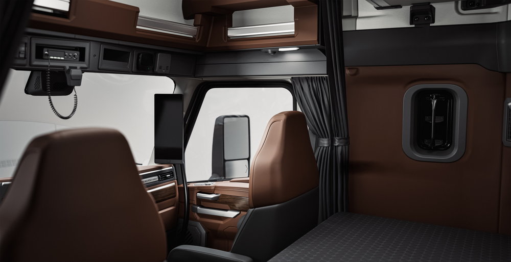 マックが大型トラクタの新型車「キーストーン」を発表! マックの新世代ボケーショナルトラック(前編)