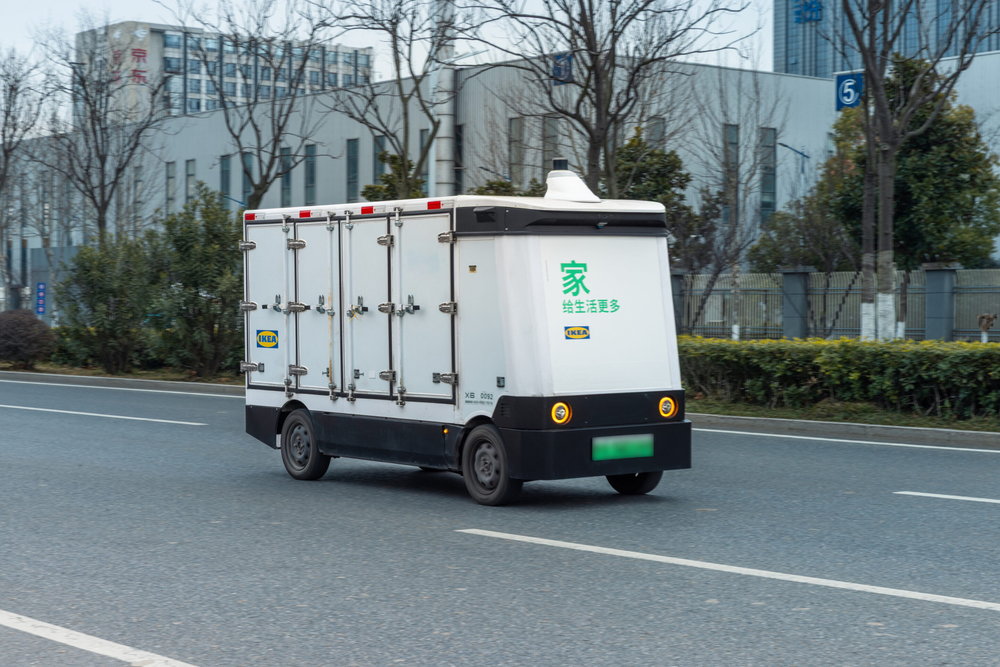 「無人物流」の商用化は中国でも！　イケア中国が無人の自動運転EVを本格導入へ