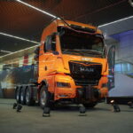 新たな「ライオンキング」が誕生！　MAN・TGXに連結総重量250トンの超重量物輸送用フラッグシップトラック!!