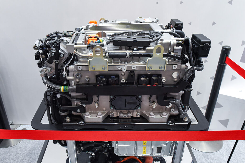 第25回スマートエネルギーWEEK/H2&FC EXPOで初公開したホンダの次世代FCシステムの実機サンプル。いすゞと共同開発を進めている次期型大型FCトラックで2基を搭載する予定だ