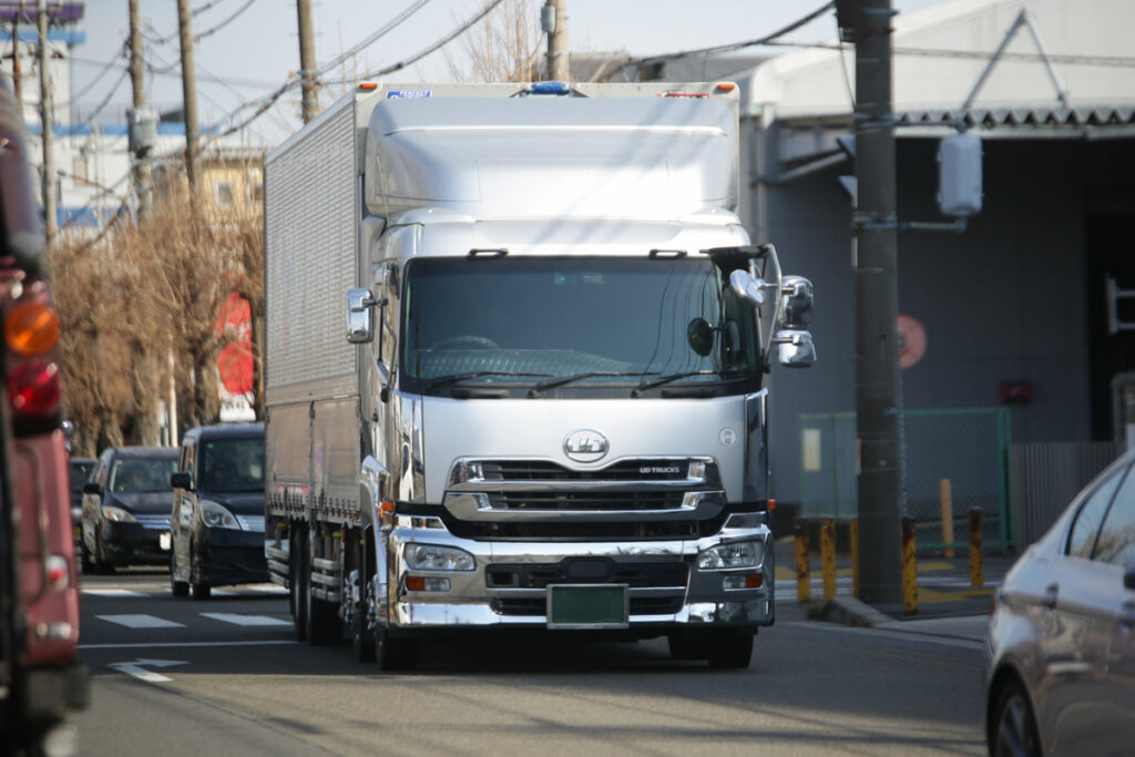 一番の不安は交通事故と初めての現場! 【トラックドライバーに聞いた最近不安に思うこと】