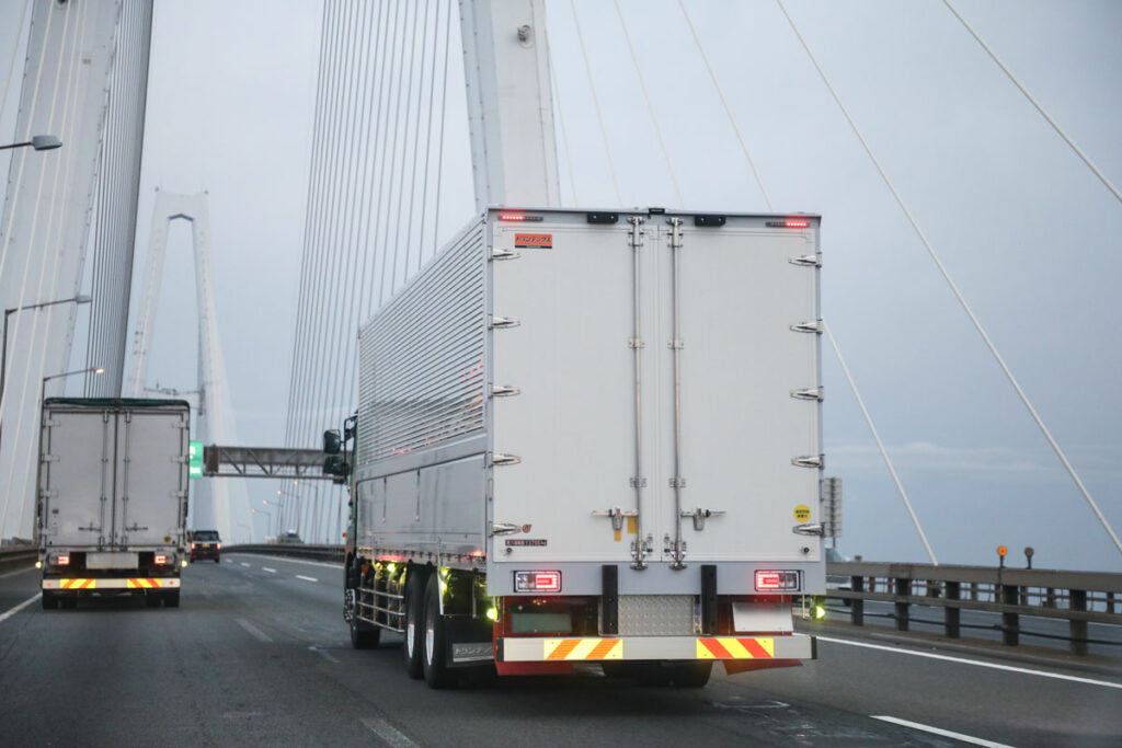 法規制の強化に、人手不足と高齢化……今の状況には不安しかないと嘆く中堅ドライバーの鰻さん