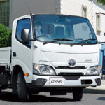トヨタの小型トラック「ダイナ」2～4トン積が一部改良!! 新たに尿素SCR採用の4リッターディーゼルを搭載
