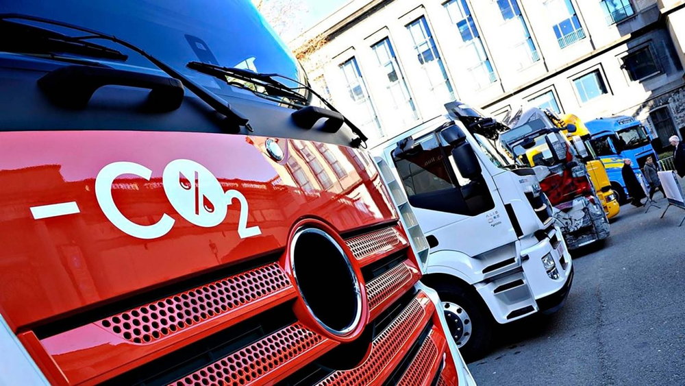 欧州が大型トラックの「CO2排出規制」を緩和！　欧州自動車工業会は「さらなる見直しを求める」!?