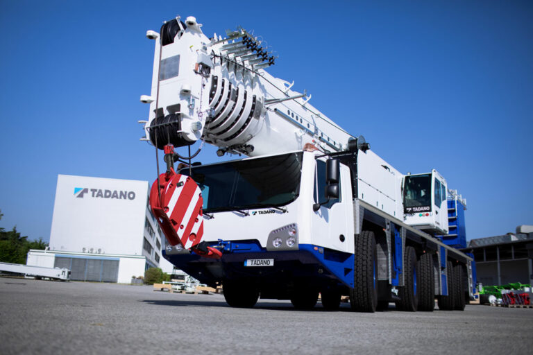 クラス最長70mブーム搭載!!　タダノが250t吊りオールテレーンクレーンを発売