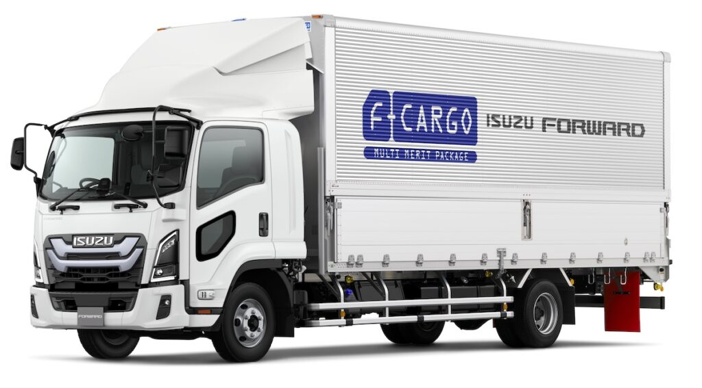 中型トラック、フォワード