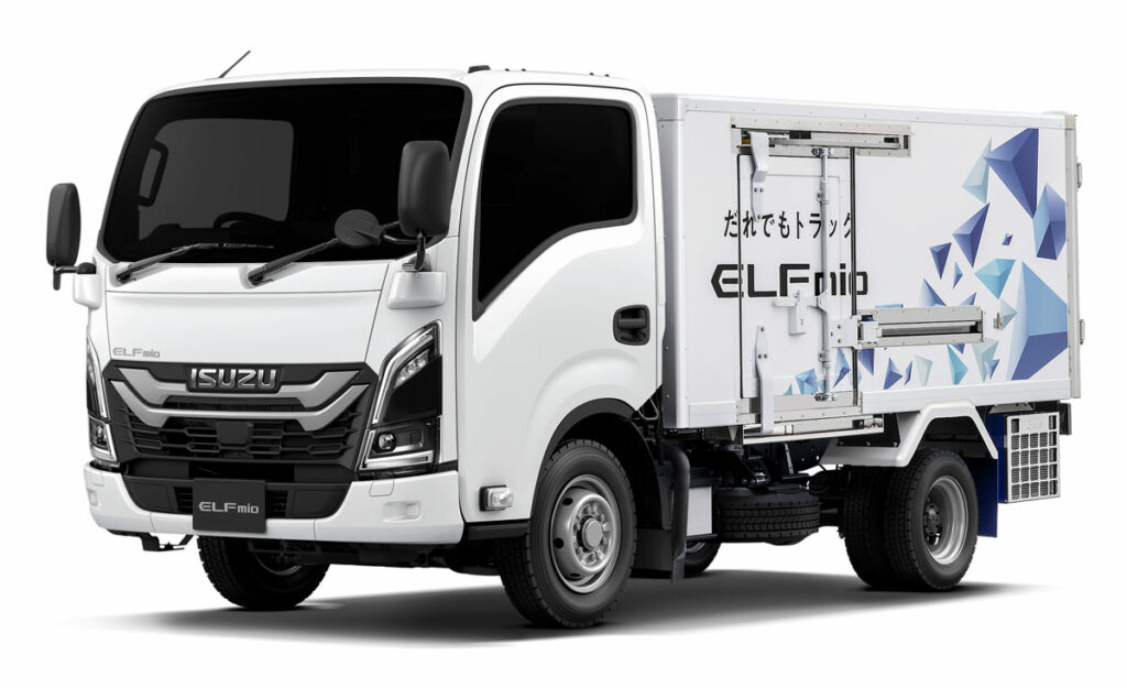 普免対応の小型トラック、エルフミオの冷凍バン