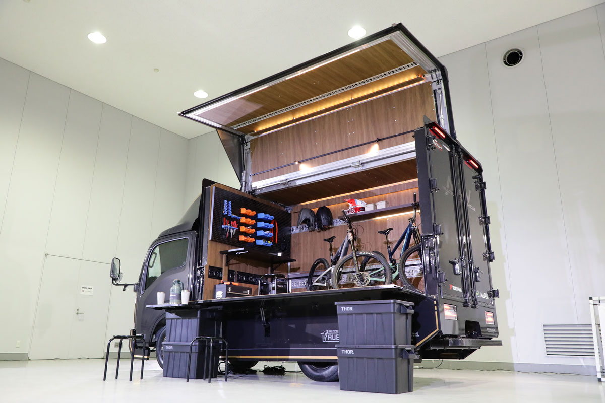 日本フルハーフが「ジャパントラックショー2026」に初出展!! 車両4台と