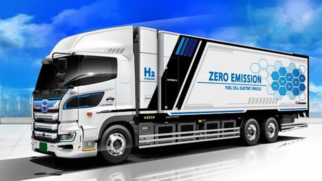 国内初の燃料電池大型トラック量産モデル「日野プロフィア Z FCV」