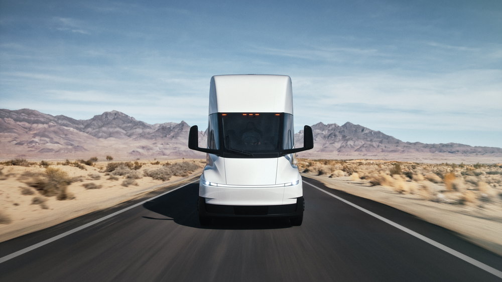 テスラのBEV大型トラクタ「セミ」がついに量産開始!!　「18輪のテスラ」が商用車市場を開拓