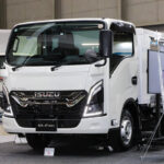 いすゞの商品センスに思わず唸る!? AT限定普免で運転できるエルフミオ新モデル『冷凍バン完成車』のツウな魅力