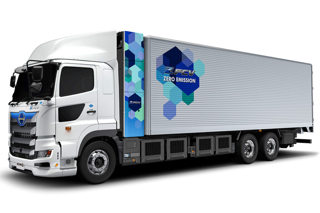 CJPTでの実証事業を経て昨秋量産モデルをローンチした日野の大型FCトラック「プロフィアZ FCV」。トヨタとの共同開発車である
