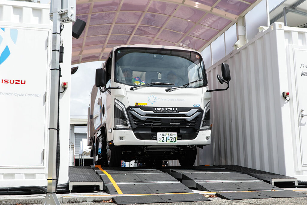 バッテリー交換式エルフEVが家庭ごみを収集しに来るゾ！ 横浜市といすゞの連携第3弾始動!!