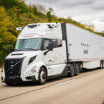 「AIドライバー」が別メーカーのトラックを運転したらどうなる!?　自動運転システムの「汎化」性能が興味深い