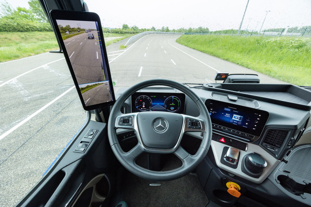 バッテリーEV大型トラックの「電費」はどれくらい？　ダイムラートラックが実運送でのデータを公開！