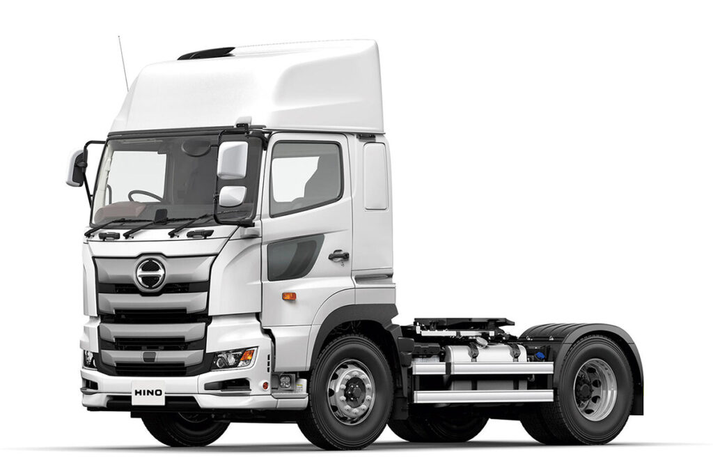 2026年型プロフィアのセミトラクタ4×2車型SH。写真はフルキャブハイルーフ第5輪荷重11.5トン・E13C-CB型460PSエンジン・総輪エアサス車型(2WG-SH1EDGJ)