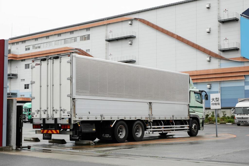 現場に設けられた荷待ちの待機場
