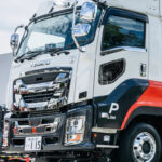 油圧ショベル積載に特化した専用設計ボディを採用！　日本フルハーフが製作したいすゞギガベースの特殊ウイング車に迫る！