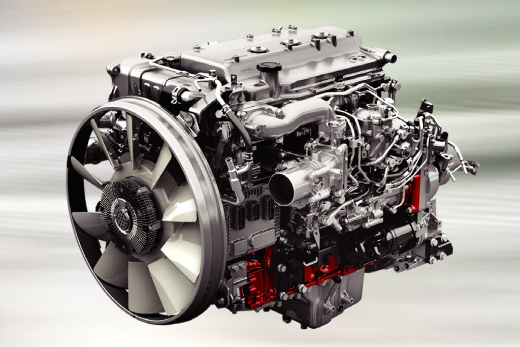 新型ファイターの240PSエンジン・A05C型。5.1リッター直4ながら小排気量・高過給コンセプトにより最大トルクは先代7.5リッター240PSを上回る81kgmを発揮する