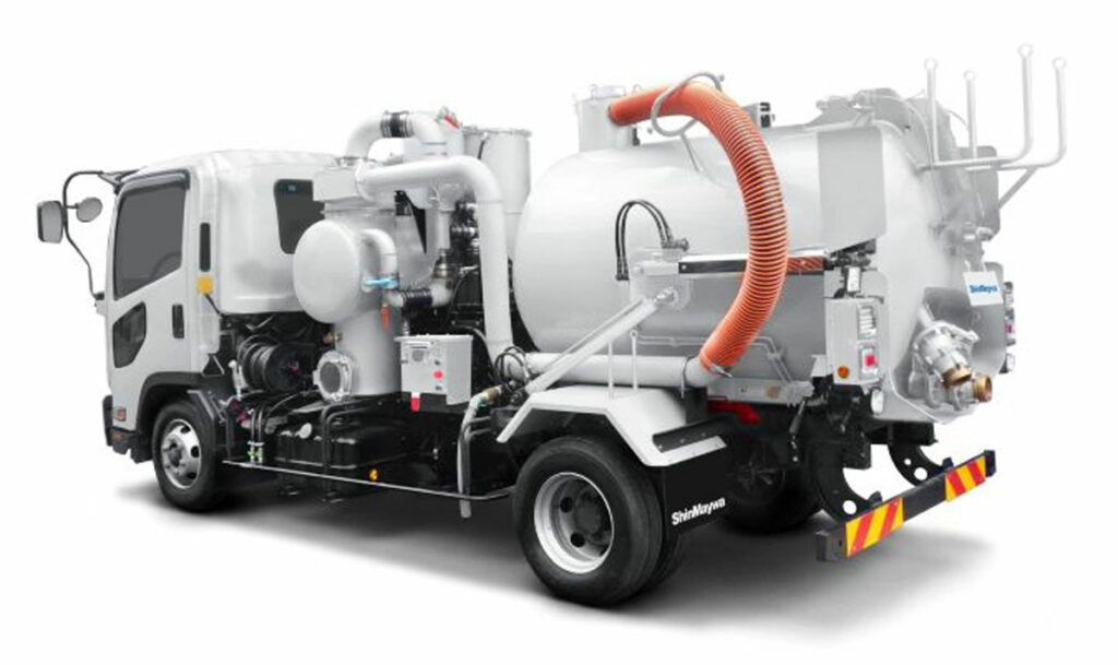 <br>水封式真空ポンプを搭載する強力吸引車「クリーンキューム（4トン車級）」の新モデル