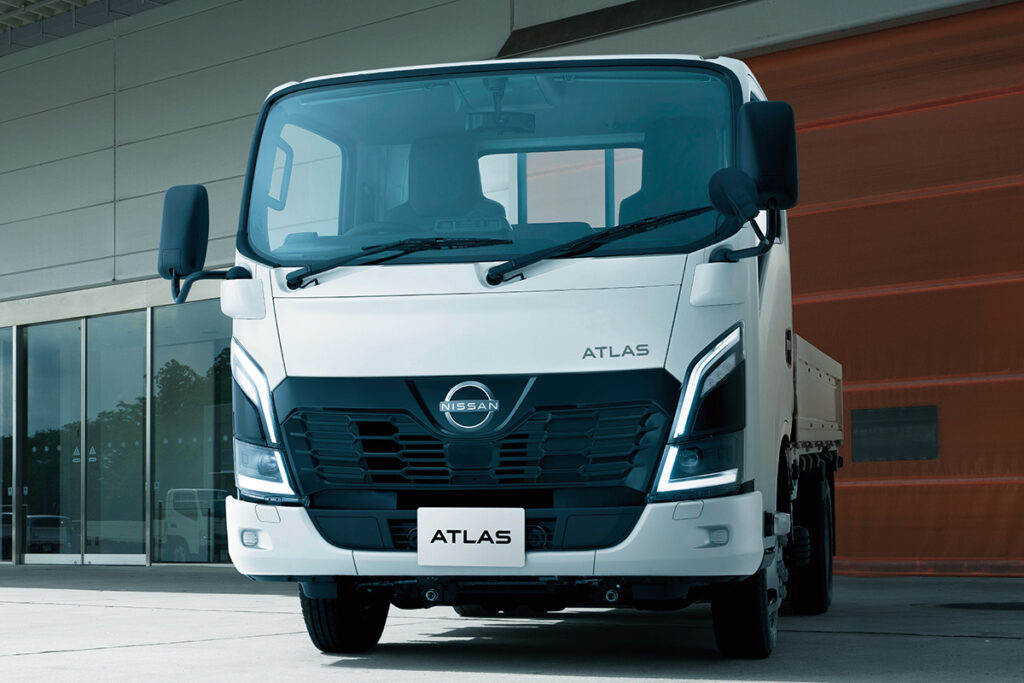 日産の小型トラック「アトラス普通免許対応モデル」に直結4WD車が登場！ 完成特装車WVシリーズにも四駆を展開!!