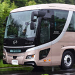日野の新型観光バス「セレガ」で体験！ 大型トラックにも搭載される『プリクラッシュセーフティ』『ドライバー異常時対応システム』の効き方