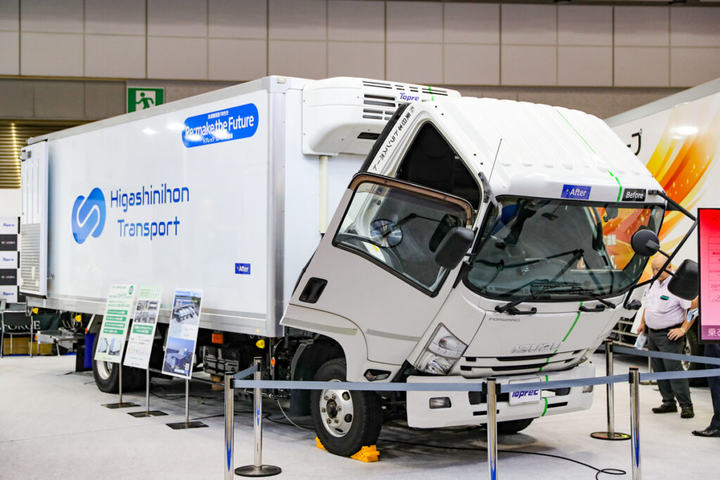 エンジンから架装物まで丸ごと「再生」！　いすゞが「冷凍車のリマニユニット車」商品化に向けトプレックと協業開始！
