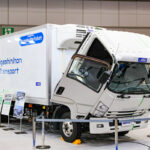 エンジンから架装物まで丸ごと「再生」！　いすゞが「冷凍車のリマニユニット車」商品化に向けトプレックと協業開始！