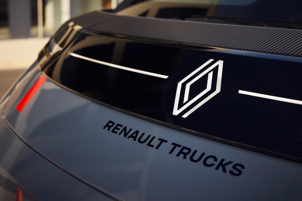新型ディーゼルエンジン＆バッテリーEV！　ルノー・トラックスが内燃機関と電気駆動の両面を強化