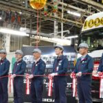 22年の積み重ねが100万台に!!　いすゞ藤沢工場の大型車生産ラインが大台を突破